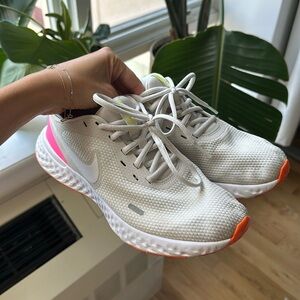 Nike Revolution Sneakers